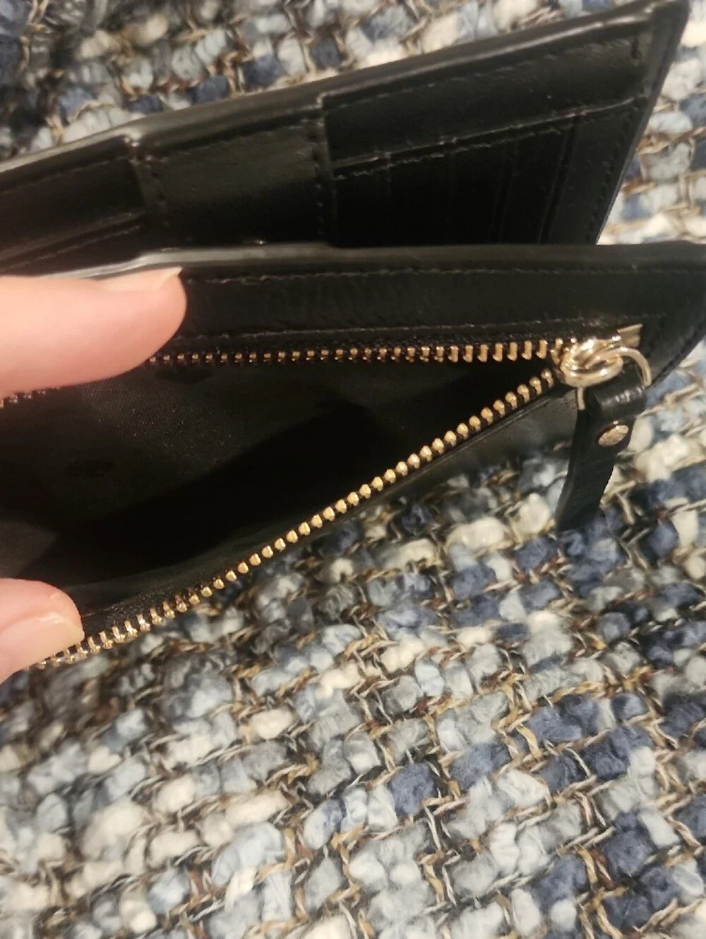 kate spade Black Pebbled Leather Zip Around Wallet with Gold Logo- Excellent